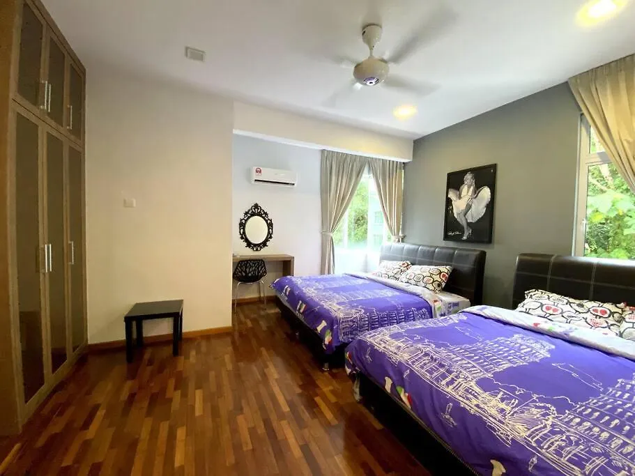 Shamrock Breeze Villa: Coastal Haven For 29 Guests Batu Ferringhi Malásia