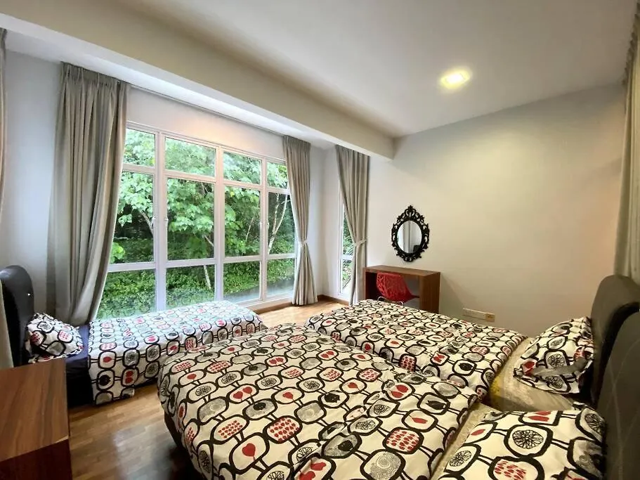 Shamrock Breeze Villa: Coastal Haven For 29 Guests Batu Ferringhi Villa