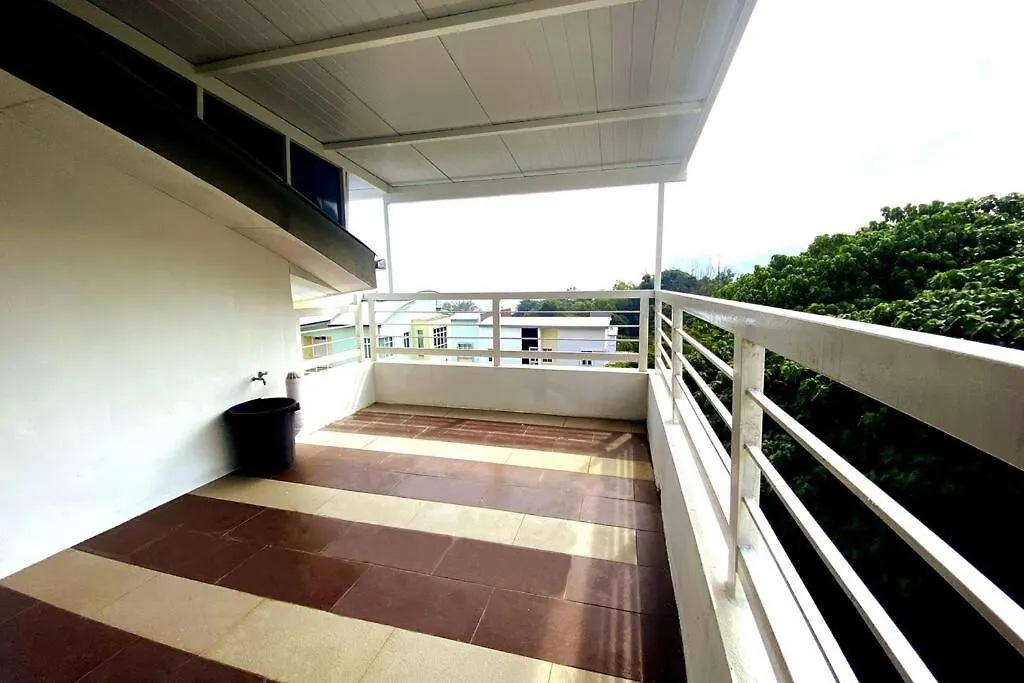 Villa Shamrock Breeze Villa: Coastal Haven For 29 Guests Batu Ferringhi