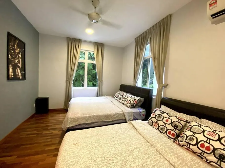 Shamrock Breeze Villa: Coastal Haven For 29 Guests Batu Ferringhi Malásia